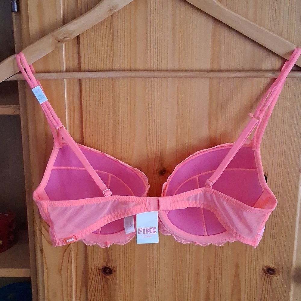 New Pink Victoria's Secret Vibrant Lace Push Up Bra Size 34C - Picture 5 of 9